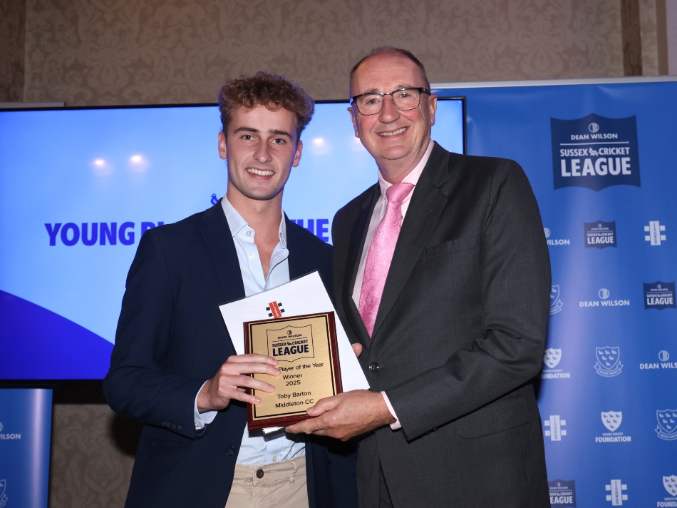 Old Westbournian receiving cricket award from Jonathan Agnew