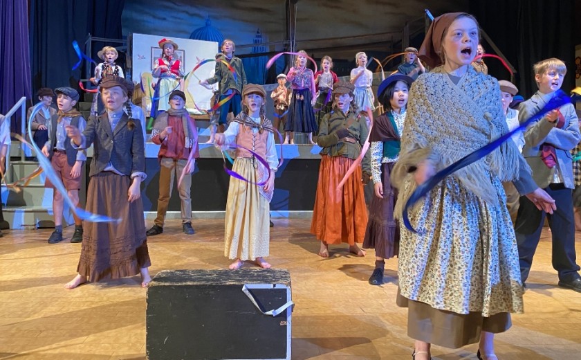 Performers of Oliver!